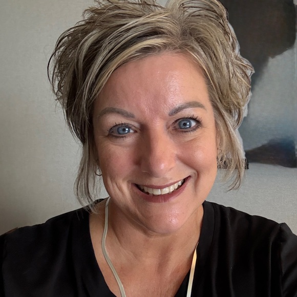 Meet your Posher, Darlene - Picture 1 of 1